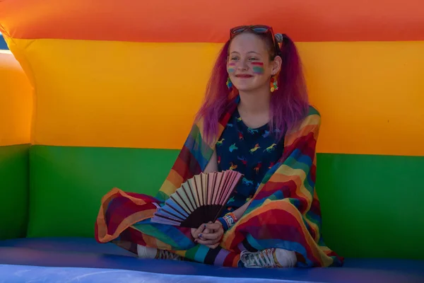 Orlando Florida Října2019 Pěkná Dívka Duhovém Křesle Come Out Pride — Stock fotografie