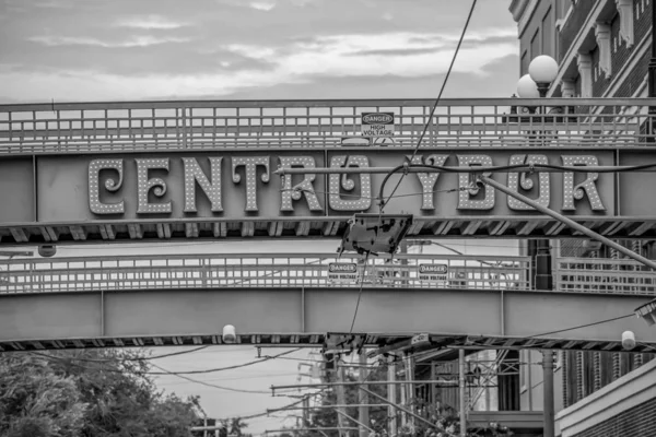 Tampa Bay Florida Julio 2019 Centro Ybor Firma Puente Verde —  Fotos de Stock