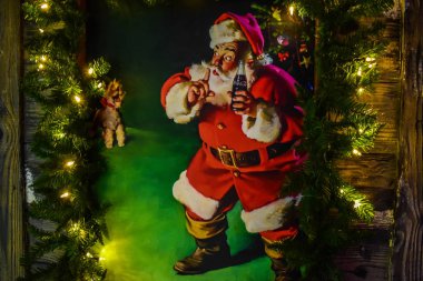 Orlando, Florida. 25 Aralık 2018. Seaworld 5 'teki Noel kutlamasında klasik Coca Cola tabelası.
