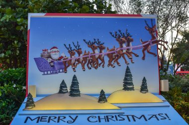 Orlando, Florida. 25 Aralık 2018. Deniz Dünyası 'ndaki renkli Mutlu Noeller tabelası