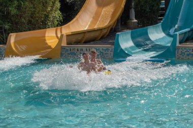 Orlando, Florida. 24 Ekim 2019. İnsanlar Aquatica 18 'de Omaka Rocka' nın tadını çıkarıyorlar..