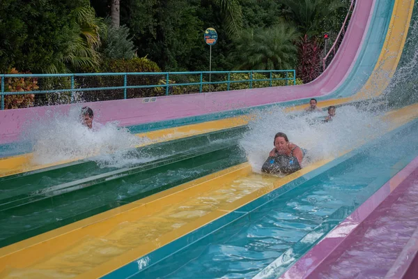 Orlando Florida Outubro 2019 Pessoas Desfrutando Incrível Taumata Racer Aquatica — Fotografia de Stock