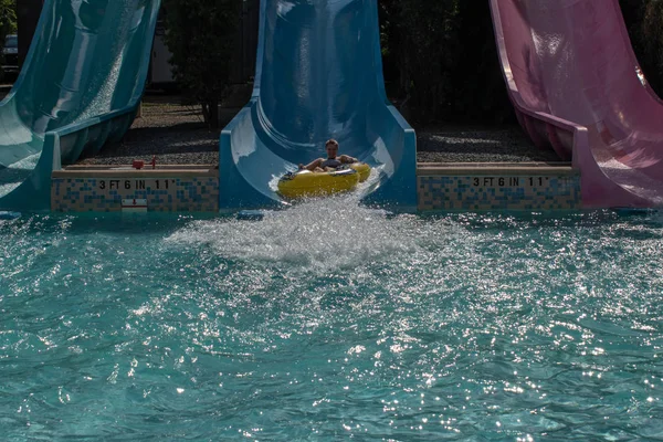 Orlando Florida Octubre 2019 Personas Disfrutando Atracción Omaka Rocka Aquatica — Foto de Stock