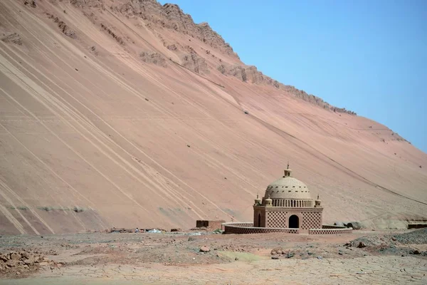 Deserto alle montagne fiammeggianti di Turpan, Xinjiang, Cina — Foto Stock