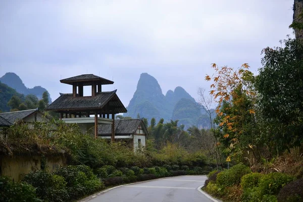 Paisaje kárstico, colinas de Yangshuo, Guilin, Guangxi, China —  Fotos de Stock