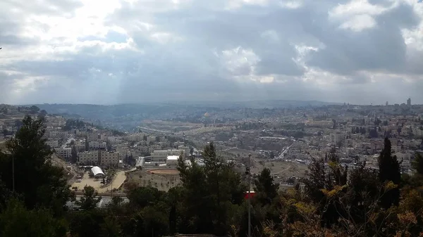 Pohled na staré město Jeruzalém, Chrámová hora a mešita Al-Aqsa z Mt. Scopus v Jeruzalémě, har hazofim — Stock fotografie