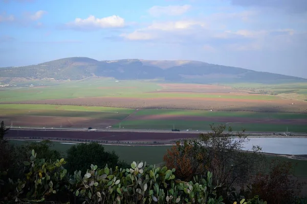 Jisreeldalen. bördiga slätten och inre dalen söder om regionen nedre Galileen i Israel. Landskap — Stockfoto