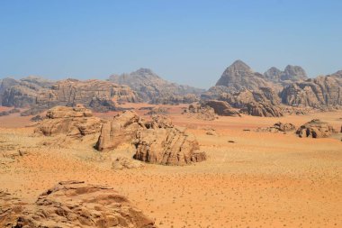 Çöl kumulları Wadi Rum Wilderness, Jordan, Orta Doğu, hiking, tırmanma, sürüş ile Tur