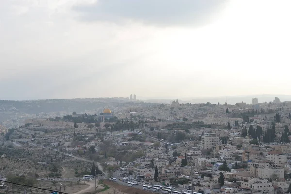 Pohled na staré město Jeruzalém, Chrámová hora a mešita Al-Aqsa z Mt. Scopus v Jeruzalémě, har hazofim — Stock fotografie