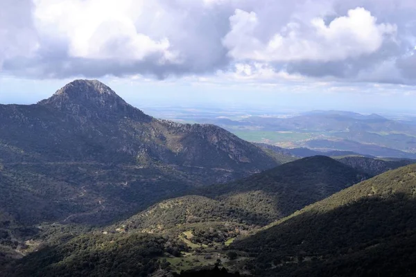 Bergwandern im Naturpark Sierra de Grazalema, Provinz Cadiz, Andalusien, Spanien, Richtung Benamahoma — Stockfoto