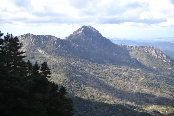 Bergwandern im Naturpark Sierra de Grazalema, Provinz Cadiz, Andalusien, Spanien, Richtung Benamahoma — Stockfoto