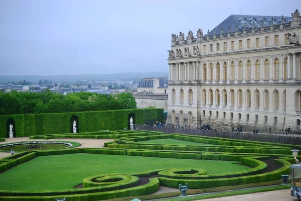 Parco di Versailles, Francia: Giardini della Reggia di Versailles vicino a Parigi, Francia . — Foto Stock