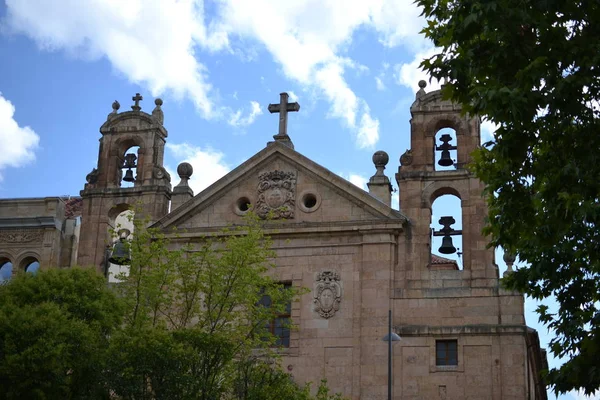 Hermosa ciudad vieja de Salamanca, España, Catedral y Plaza Mayor y Universidad, arquitectura española — Foto de Stock