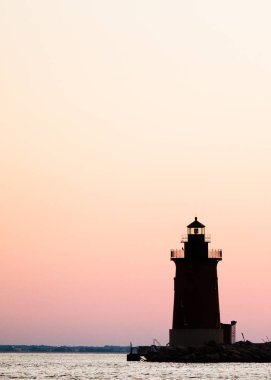 doğu kıyısı deniz feneri silueti 