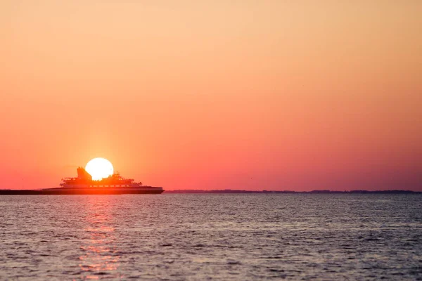 Pôr Sol Barco Balsa — Fotografia de Stock