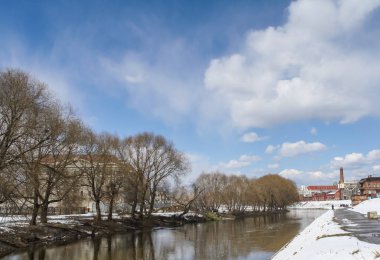 Yekaterinburg şehir kış Iset Nehri görünümünü