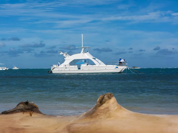 Sbiancamento Uno Yacht Motore Sulle Strade Della Repubblica Dominicana — Foto Stock