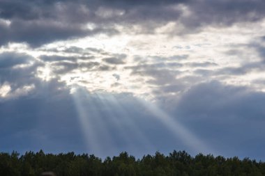 bir nehir tramvay yakınındaki şehir Kamensk-Uralsky, Sverdlovsk bölge Iset Kanyon boyunca devam et