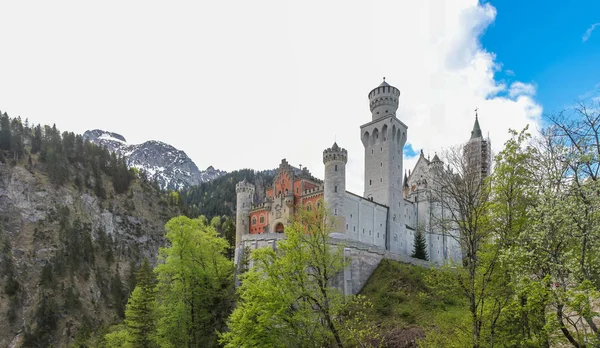 Pohled Zámek Neuschwanstein Okolí Bavorsku Stitched Panorama — Stock fotografie