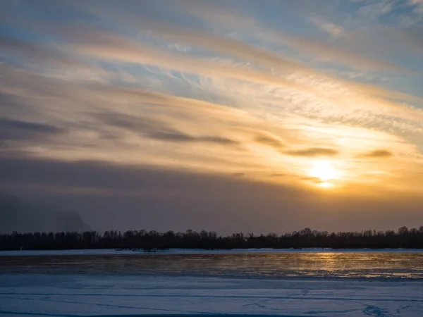 Winter  sunset over the Ob River with clouds, Novosibirsk, Russia — Stock Photo, Image