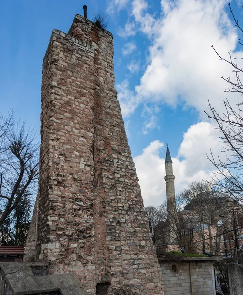 Руины Каменной Башни Стамбуле Турция — стоковое фото