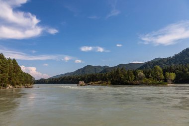 Yüksek su altay, Rusya sırasında dağ nehirler Katun kıyısında