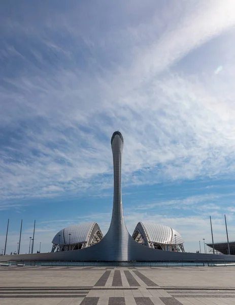 Stello z olympijského plamene ve olympijském parku ve Sochi v Rusku — Stock fotografie