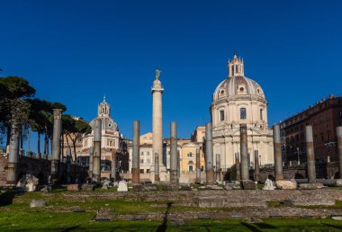 Palazzo Valentini, Santa Maria di Loreto, Trajan'ın sütun Roma Domus