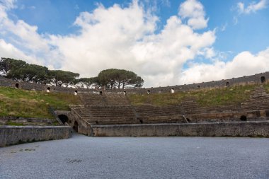 Vesuvius 'un eteklerinde yer alan Pompeii kentinde Roma gladyatör Arenası