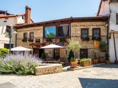 Edessa şehrinde küçük rahat iki katlı otel, Yunanistan