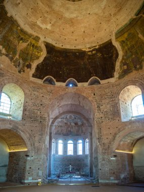 Selanik, Yunanistan'da içeriden St George Meydanı'nda antik rotunda