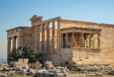 Erechtheion - Atina ve Poseidon, Yunanistan onuruna inşa edilmiş bir revak ve altı caryatids ile eski bir Yunan tapınağı