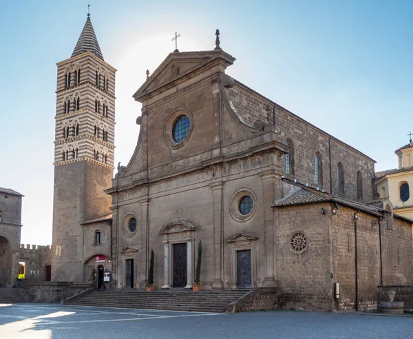 Catedral de San Lorenzo en el casco antiguo de Viterbo, Italia —  Fotos de Stock