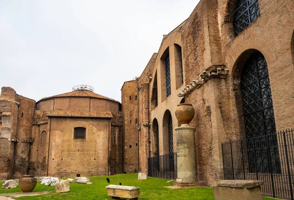 Edificio del Museo Histórico de la enseñanza Mauro Laeng en Roma, Italia —  Fotos de Stock