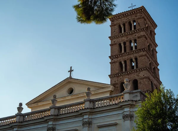 Basílica de los Santos Bonifacio y Alejo en Roma, Italia —  Fotos de Stock
