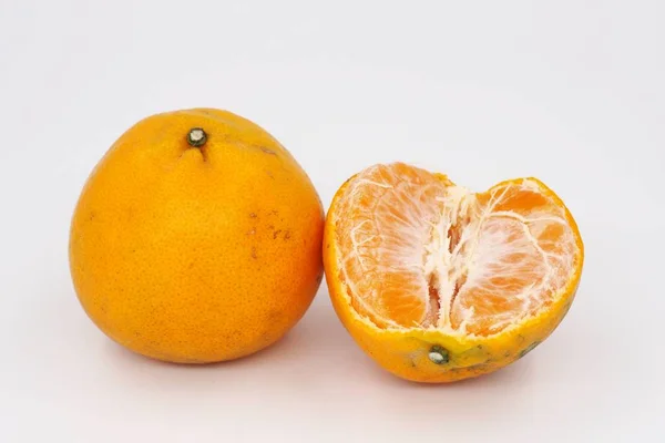 Orange Frais Sur Fond Blanc — Photo