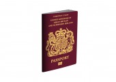 UK Passport s výběrovou cestou na bílém pozadí - 3D ilustrace 