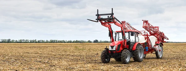 Traktor Yang Bekerja Pertanian Modern Transportasi Pertanian Budidaya Tanah Subur — Stok Foto