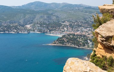 Cassis şehir, Cap Canaille kaya ve Akdeniz görünümünden rota des ekolojikolarak dağ yolu, Provence, Fransa