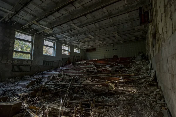 Chaos Der Verlassenen Halle Der Sperrzone Von Tschernobyl — Stockfoto