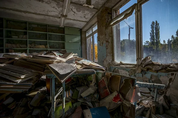 Viele Verstreute Bücher Den Klassen Der Verlassenen Schule Pripyat — Stockfoto