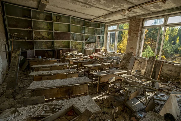Viele Verstreute Bücher Den Klassen Der Verlassenen Schule Pripyat — Stockfoto