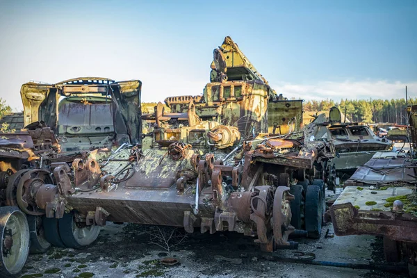 Opuszczony Radioaktywnych Wojskowych Pojazdów Pancernych Które Wzięły Udział Likwidacji Awarii — Zdjęcie stockowe