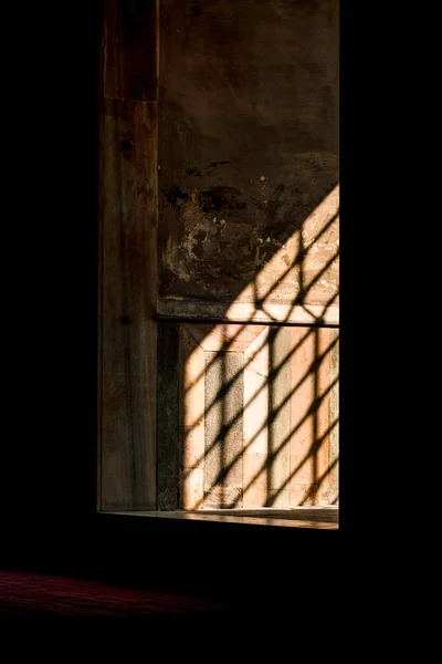 Sun Rays Fall Window Iron Lattice — Stock Photo, Image