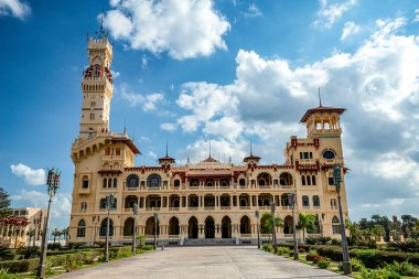 Güneşli bir günde 1930'lu yıllarda-Türk ve Floransa stilleri bir palmiye Park Kraliyet Sarayı.