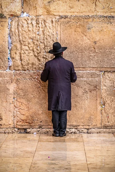 Πιστεύοντας Ότι Εβραίος Προσευχήσου Κοντά Στον Τοίχο Του Κλάμα Ένα — Φωτογραφία Αρχείου
