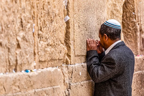 2018 Jerusalén Israel Creyendo Que Judío Está Orando Cerca Del —  Fotos de Stock