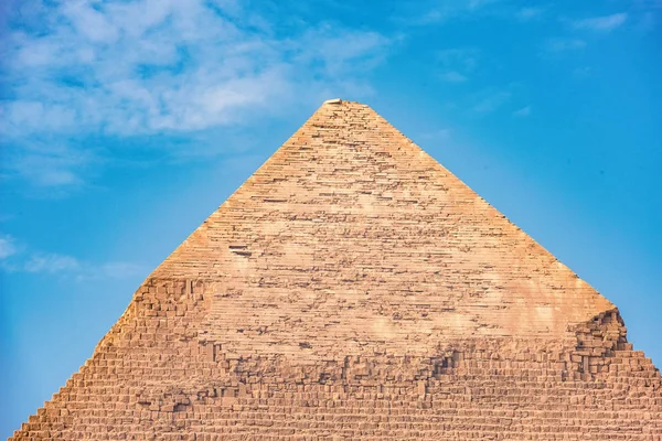 Sphinx Monument Mot Bakgrund Stora Pyramider Solig Dag — Stockfoto