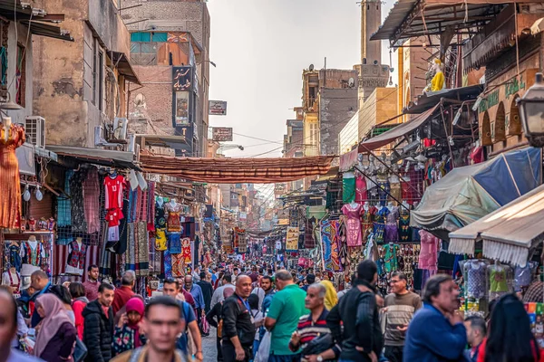 2018 Cairo Egyiptom Csordultig Utcáin Afrikai Tőke Kaotikus Kereskedelmi Bazárban — Stock Fotó