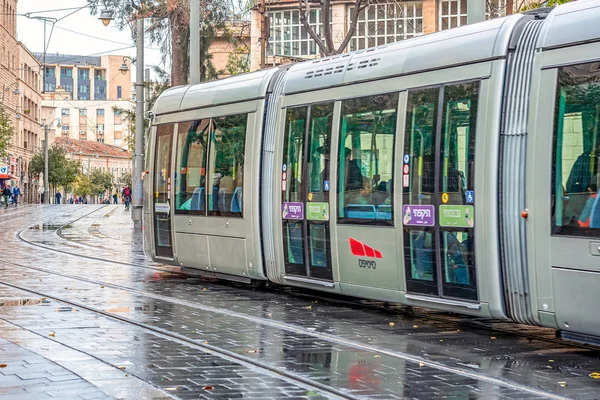 2018 Jeruzsálem Izrael Modern Alacsonypadlós Villamosok Utcán Zsidó Tőke Egy — Stock Fotó